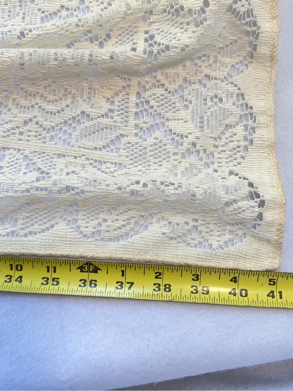 Vintage Quaker Lace Camelia Table Topper, 42x42, machine made, floral, 1950s